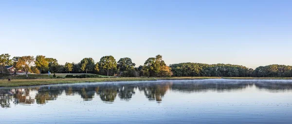 Schilderachtige zonsopgang op de grachten in Essex — Stockfoto