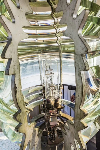 Nahaufnahme der Fresnellinse in einem Leuchtturm — Stockfoto