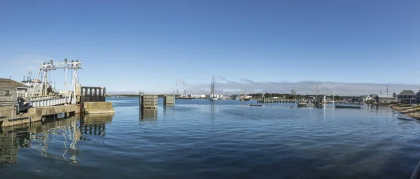 Segelfartyg ankare i den hamnen av Tisbury — Stockfoto