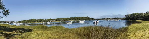 Motorboats at the bay in Chatham, Cape Cod — Stock Photo, Image