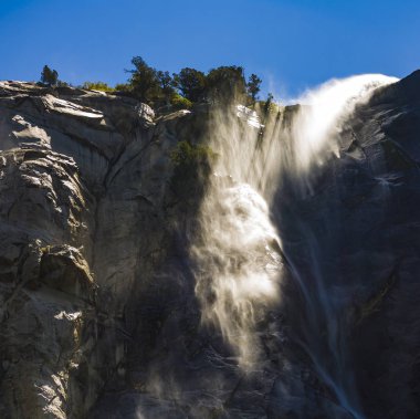  Gelin Veil Falls ayrıntılı olarak Yosemite Milli Parkı 