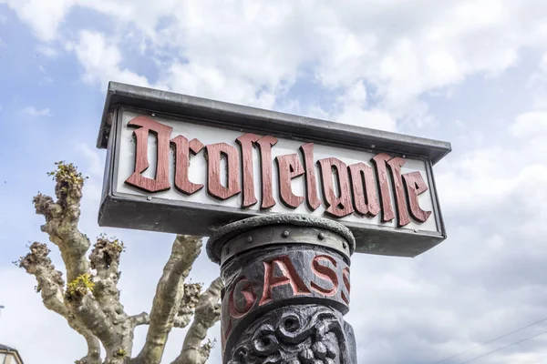 Sign Drosselgasse in Ruedesheim — ストック写真