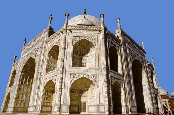 Taj mahal, schönstes Gebäude der Welt — Stockfoto