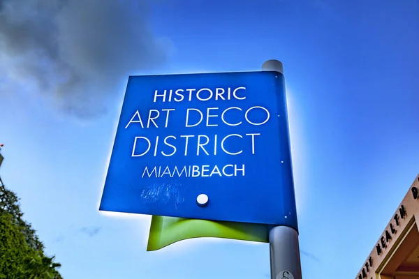 Assinar histórico art deco distrito em Miami Beach — Fotografia de Stock