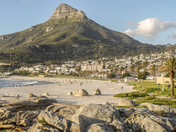 Panoramic view of the city in Dawn (Sunrise in Cape Town, Table — Stock Photo, Image