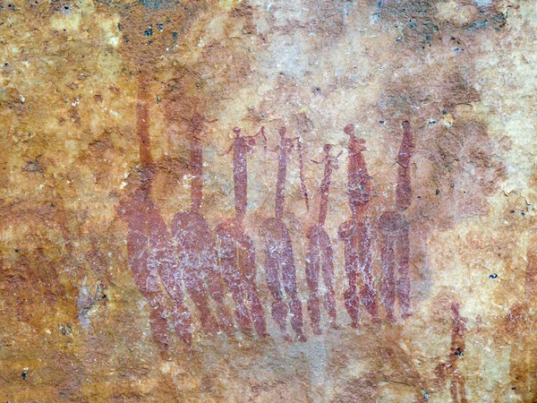 Buschmänner (san) Felsmalerei von Menschen und Antilopen, Drachenzähmer — Stockfoto