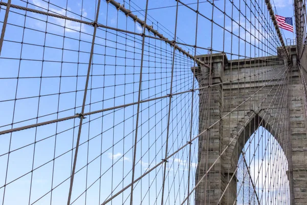 Brooklyn bridge mit world trade center in new york — Stockfoto