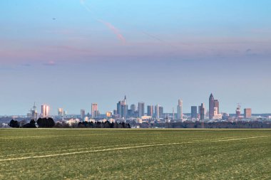 panoramik Frankfurt manzarası 