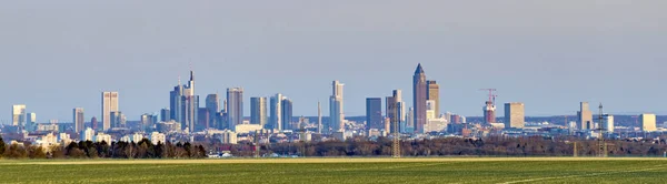 Panoramiczny widok na panoramę Frankfurtu — Zdjęcie stockowe