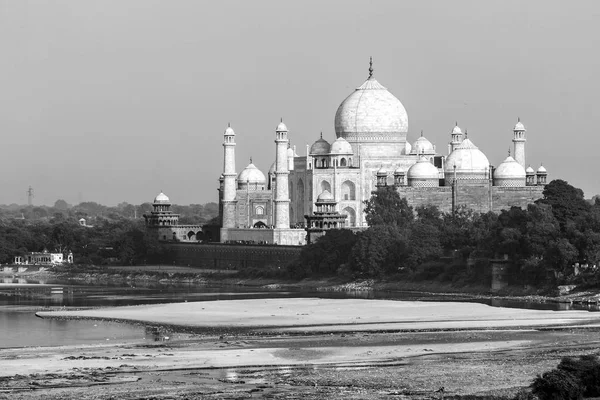 Widok perspektywy na Mauzoleum taj mahal — Zdjęcie stockowe