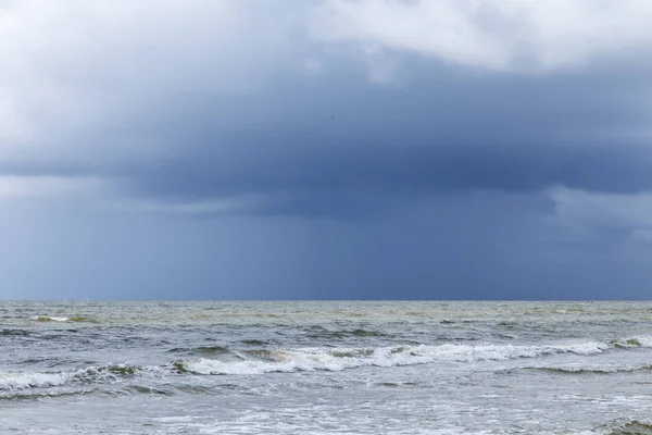 Rossz időjárás a vihar a Csendes-óceán — Stock Fotó