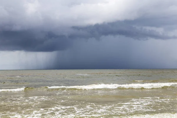 Slecht weer met storm op de Oceaan — Stockfoto