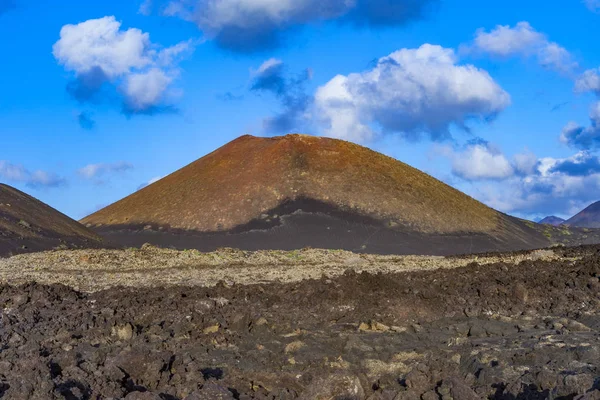 Vulcão no parque nacional de Timanfaya — Fotografia de Stock