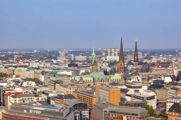 Panoráma města Hamburku od slavné věži michaelis — Stock fotografie