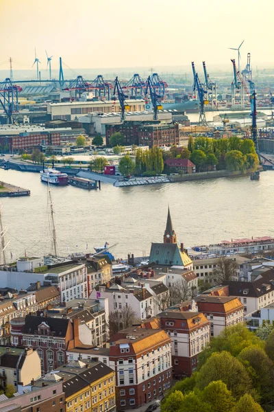 Cityscape de Hamburgo da famosa torre Michaelis — Fotografia de Stock