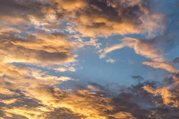 Laranja céu pôr-do-sol — Fotografia de Stock