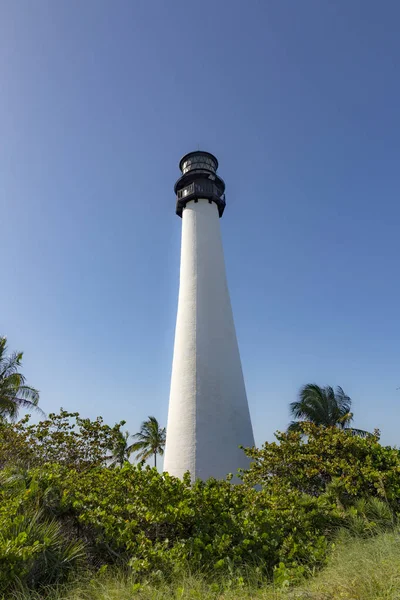 Famous lighthouse at Cape Florida at Key Biscayne — Stock Photo, Image