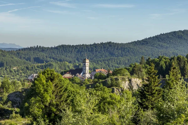 Village la chaud du Dombief in the Jura region, France — Stock Photo, Image