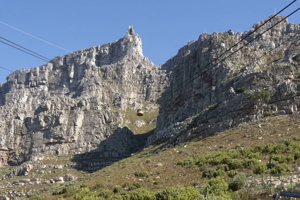 Funicular na África do Sul cape cidade com vista para a montanha de mesa — Fotografia de Stock