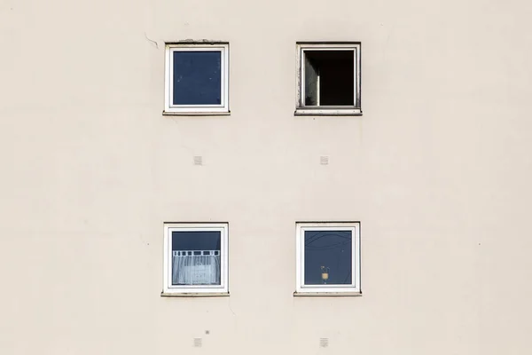 Фасад Дома Четырьмя Окнами Подробно — стоковое фото