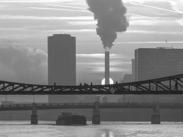 Pôr Sol Romântico Frankfurt Rio Main Com Ponte — Fotografia de Stock