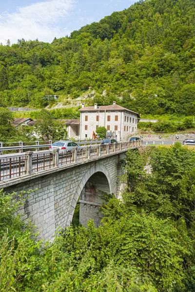 Old abandoned hotel at the Serra Bridge in Belluno, Italy — Stock Photo, Image
