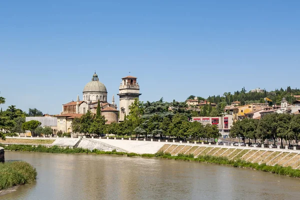 San Giorgio Braida egy római katolikus templom Verona — Stock Fotó