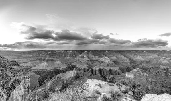 Panorama Grand Canyonu na jižním okraji — Stock fotografie