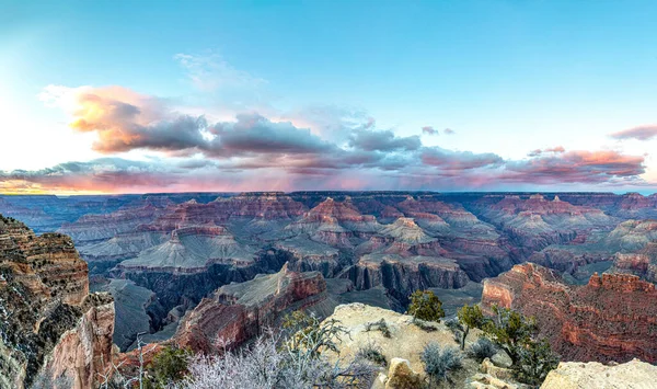 Panorama del gran cañón en el borde sur —  Fotos de Stock