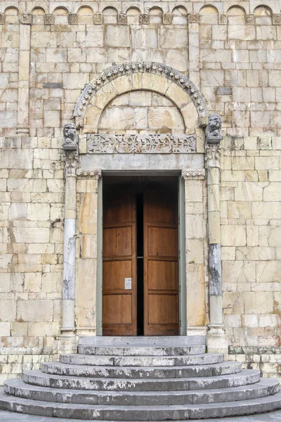 Porta d'ingresso del castello di Barga — Foto Stock