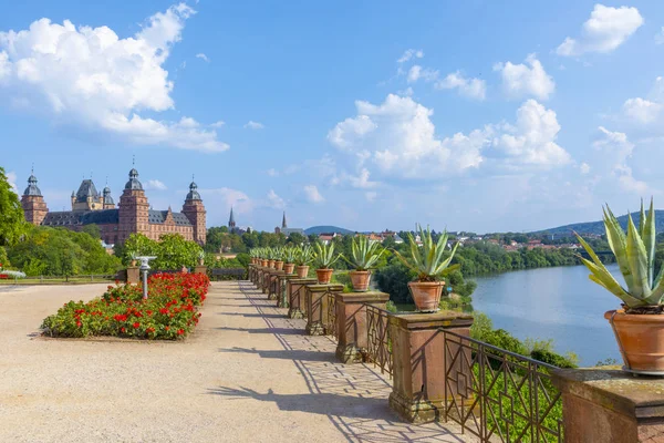 Beroemde stadskasteel in Aschaffenburg, Beieren — Stockfoto