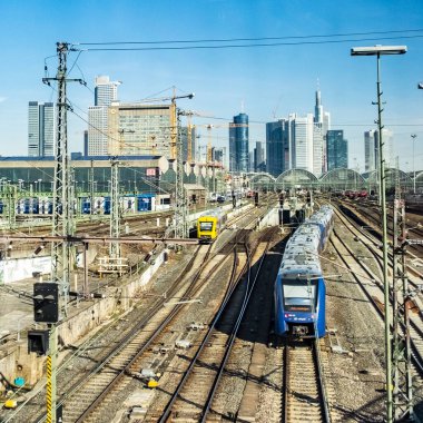 Frankfurt, Almanya 'daki merkez istasyona giriş. 35 kadar.