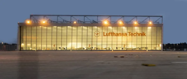 Berømte vedligeholdelseshal, den største i Europa, i Frankfurt int - Stock-foto