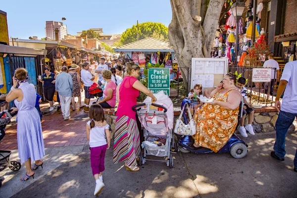 Turyści vist ulicy Olvera i rynku, serce Meksyku — Zdjęcie stockowe