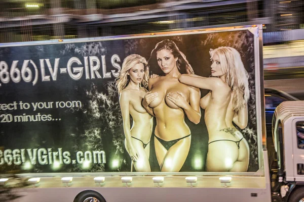 Publicidad para LV-Girls en un autobús en Las Vegas. Prometen 20 —  Fotos de Stock