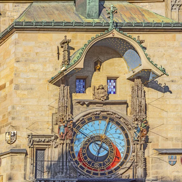 Zegar astronomiczny (orloj) w starym mieście w Pradze — Zdjęcie stockowe