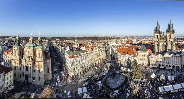 Città Vecchia di Praga, Repubblica Ceca. Vista sulla Chiesa di Tyn e Jan H — Foto Stock