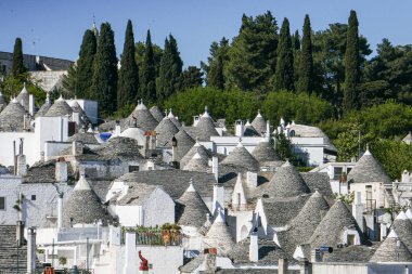 Geleneksel Trulli evleri Alberobello şehrinde, Apulia, İtalya