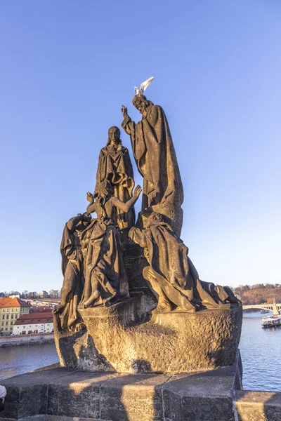 Statue of St. Cyril and St. Methodius, at charles bridge on a bl — Stock Photo, Image