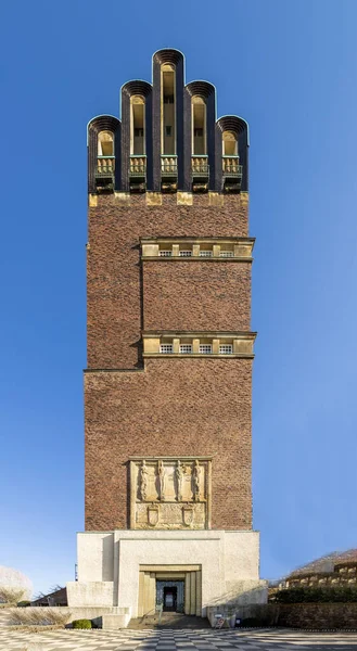 Famosa torre de casamento na área art nouveau Mathildenhoehe em D — Fotografia de Stock