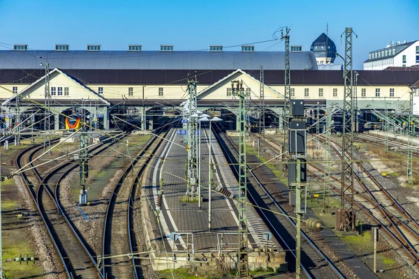 Darmstadt tren istasyonunun girişi — Stok fotoğraf