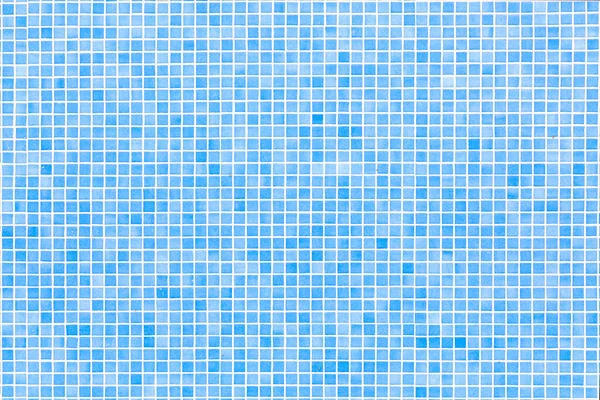 Yüzme Havuzundaki Mavi Küçük Fayansların Arkaplanı Harmonik Arkaplan Olarak — Stok fotoğraf