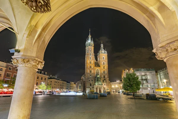 Gotiska Mariakyrkan Mariacki Kyrkan Krakow Polen — Stockfoto