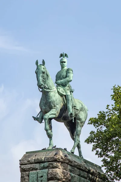2017年在德国科隆桥上的威廉二世塑像 — 图库照片