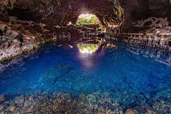 Пещера Хамеос Дель Агуа Живописная Пещера Озером Лансароте Канарские Острова — стоковое фото