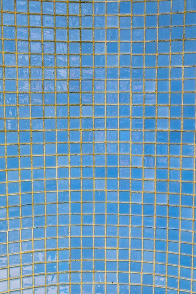 Achtergrond Van Blauwe Kleine Tegels Bij Een Zwembad Als Harmonische — Stockfoto