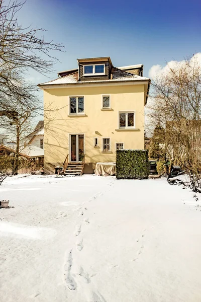 Vieja Casa Alemana Invierno Con Nieve Árboles — Foto de Stock