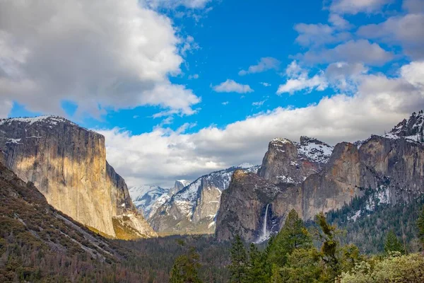 Όμορφη Θέα Στην Κοιλάδα Yosemite Μισό Θόλο Και Capitan Χειμώνα — Φωτογραφία Αρχείου