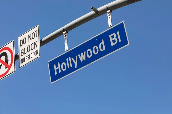 Cartello Stradale Hollywood Los Angeles Sotto Cielo Blu — Foto Stock