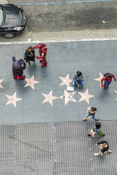美国洛杉矶 2019年3月5日 游客们通过假扮电影明星来寻找明星和演员赚钱 — 图库照片